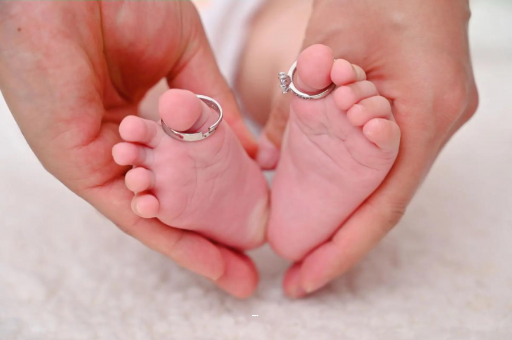 广州代怀试管生子宝宝长牙规律